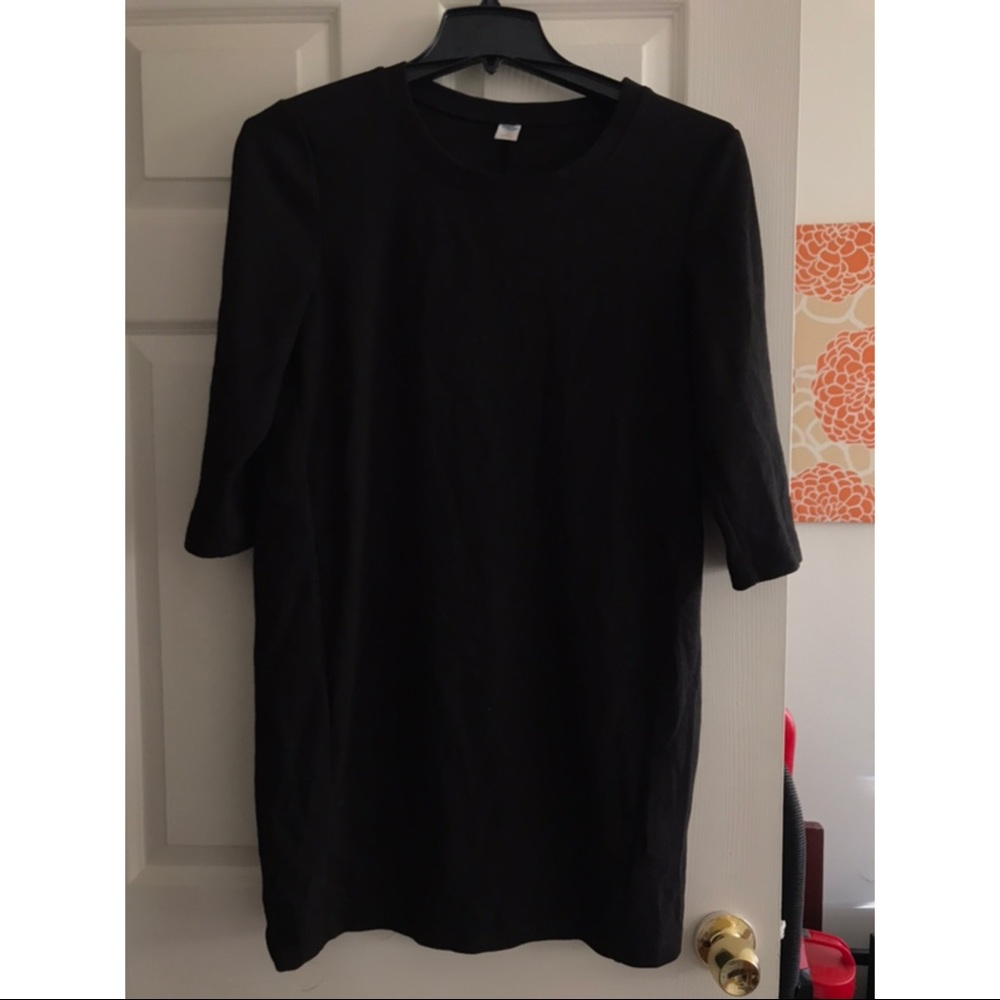 Cute black shirt dress. Great for fall. Like new